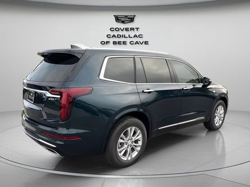 New 2025 Cadillac XT6 Luxury image 9