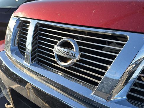 Used 2014 Nissan Titan SV w/ SV Value Truck Package image 10