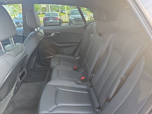 Used 2019 Audi Q8 Premium Plus w/ Premium Plus AWD/4WD image 13