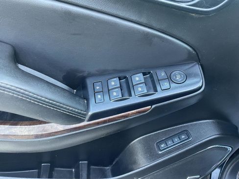 Used 2017 Chevrolet Tahoe LT image 11