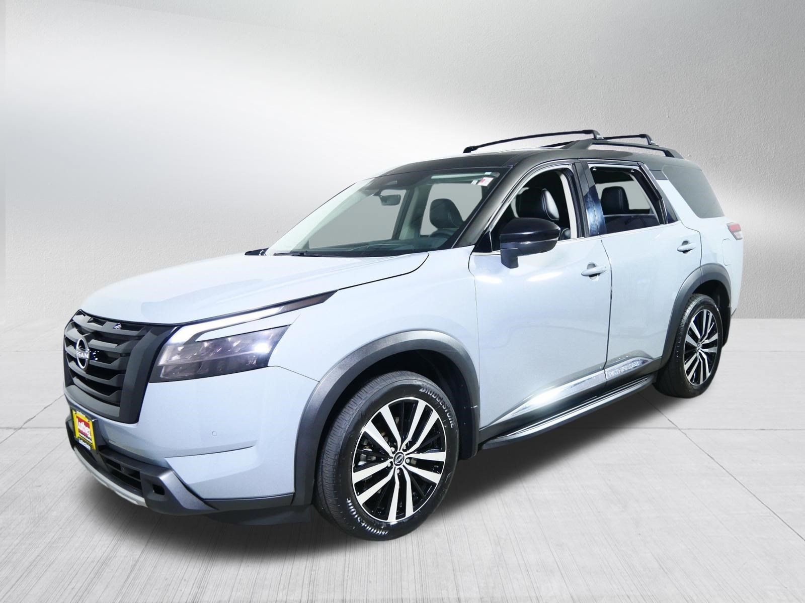 Used 2024 Nissan Pathfinder Platinum w/ Lighting Package (N93) AWD/4WD image 3