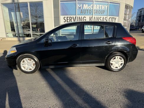 Used 2011 Nissan Versa 1.8 S w/ Plus Pkg image 2