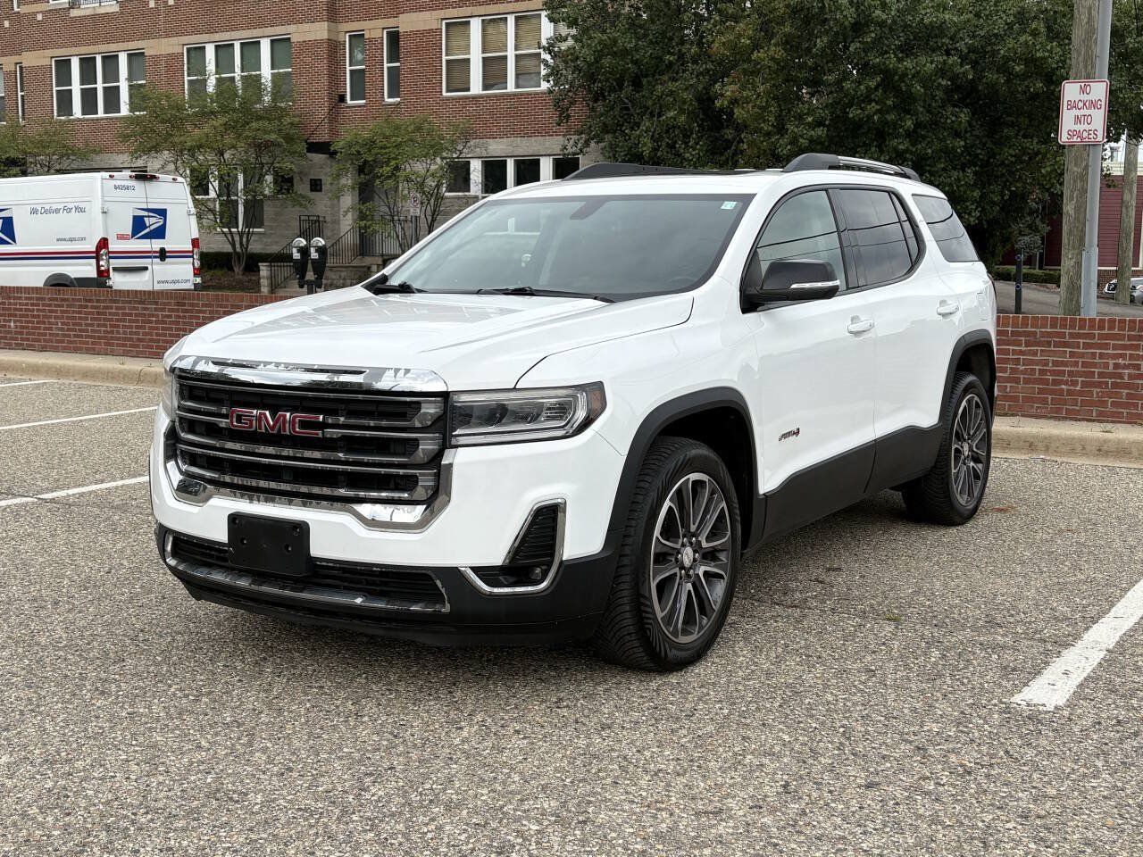 Used 2020 GMC Acadia AT4 w/ Trailering Package AWD/4WD image 3