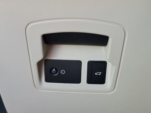 Used 2022 Land Rover Range Rover Velar S image 29