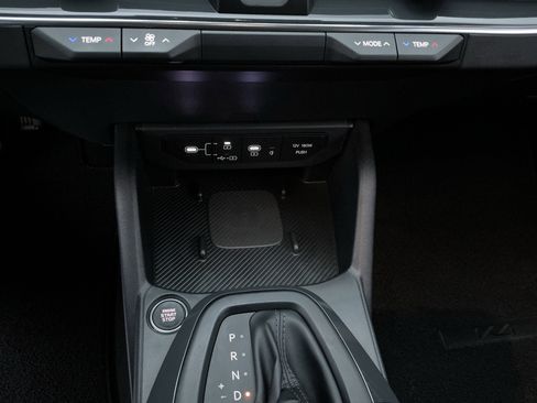 Used 2025 Kia K4 GT-Line w/ GT-Line Premium Package image 27