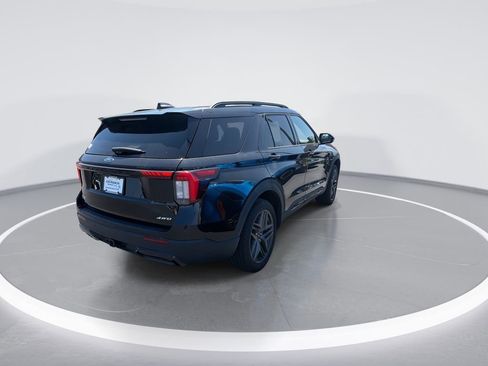 Used 2025 Ford Explorer ST-Line w/ ST-Line Street Pack AWD/4WD image 8