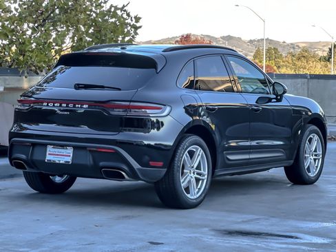 Used 2023 Porsche Macan image 8