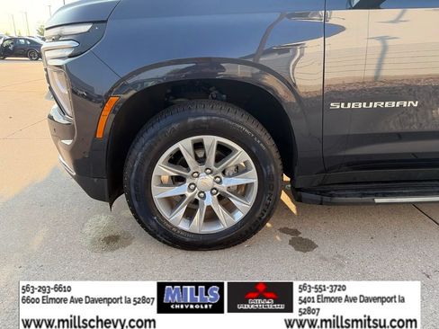 Used 2025 Chevrolet Suburban Premier AWD/4WD image 9