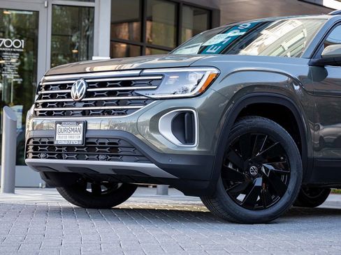 New 2026 Volkswagen Atlas SE FWD image 2