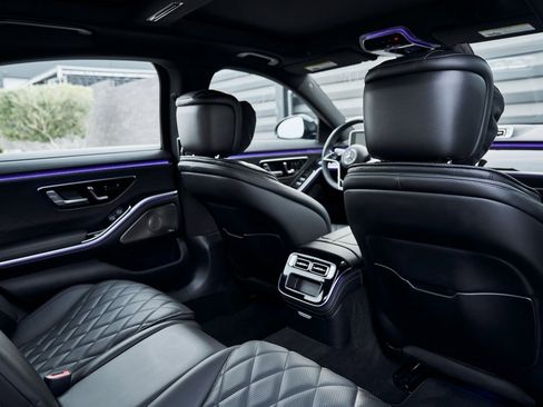 Used 2024 Mercedes-Benz S 580 4MATIC Sedan w/ AMG Line image 42