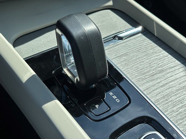 Certified 2024 Volvo XC60 T8 Plus w/ Climate Package AWD/4WD image 19