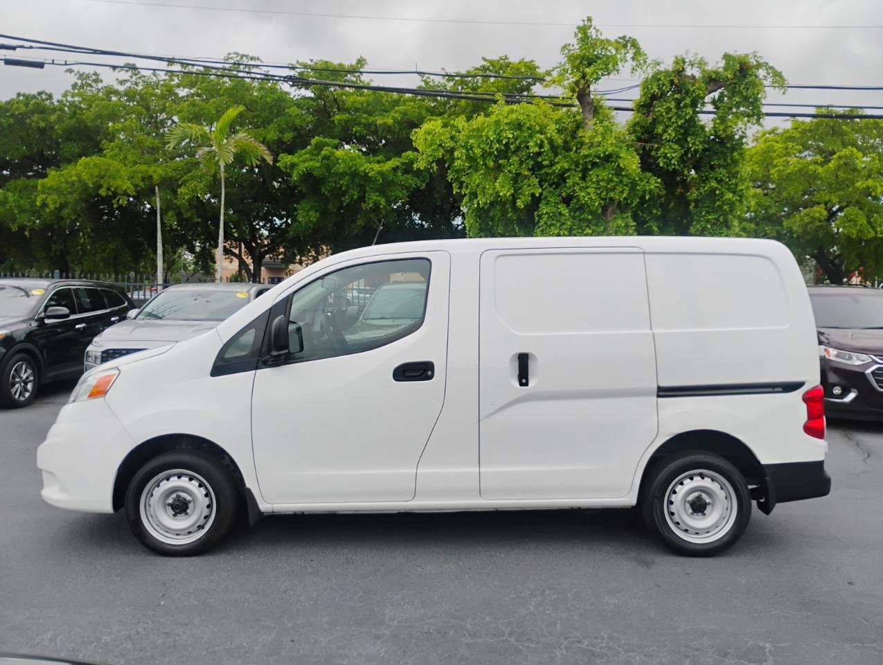 Used 2020 Nissan NV200 S w/ Back Door Glass Package FWD image 3