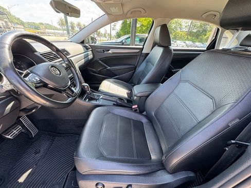 Used 2018 Volkswagen Passat 2.0T S FWD image 11