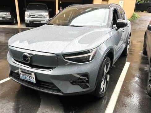 Used 2023 Volvo XC40 Recharge Ultimate w/ Protection Package Premier AWD/4WD image 2