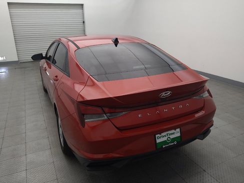 Used 2021 Hyundai Elantra SE FWD image 6