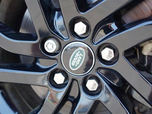 Used 2019 Land Rover Discovery Sport SE image 21