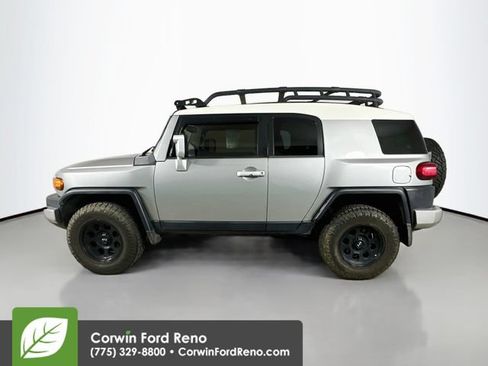 Used 2010 Toyota FJ Cruiser 4WD image 4