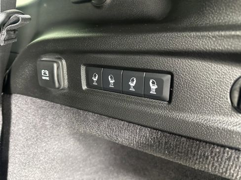 Used 2024 Jeep Grand Cherokee L Overland image 13