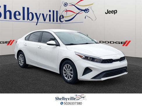 Used 2023 Kia Forte LX image 3