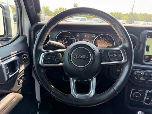 Used 2021 Jeep Wrangler Unlimited Sahara AWD/4WD image 11