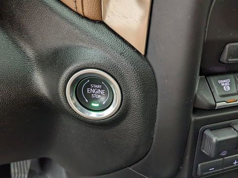 Used 2021 Chevrolet Silverado 3500 High Country image 31