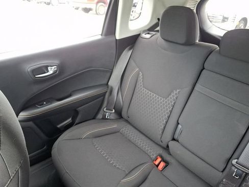 Used 2019 Jeep Compass Sport w/ Cold Weather Group AWD/4WD image 18