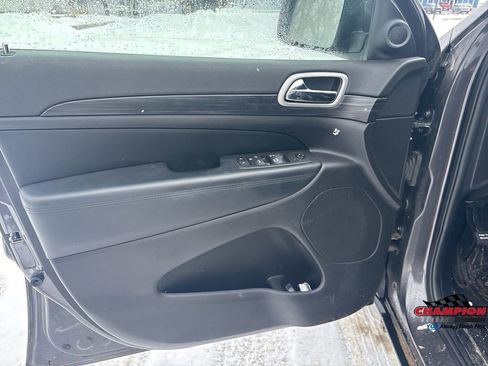 Used 2021 Jeep Grand Cherokee Laredo X image 15