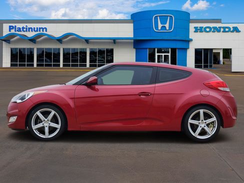 Used 2016 Hyundai Veloster w/ Option Group 03 FWD image 3