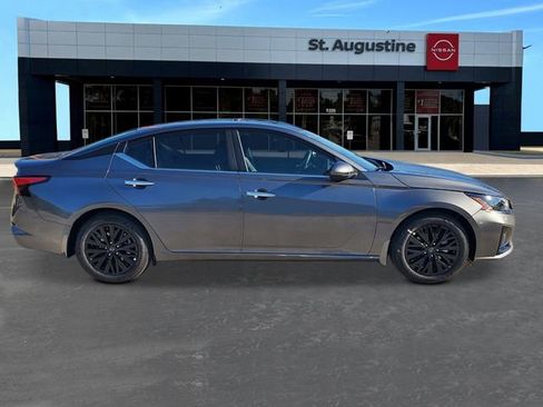 New 2026 Nissan Altima 2.5 SV FWD image 3