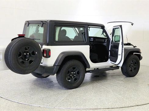 Used 2022 Jeep Wrangler Sport AWD/4WD image 12