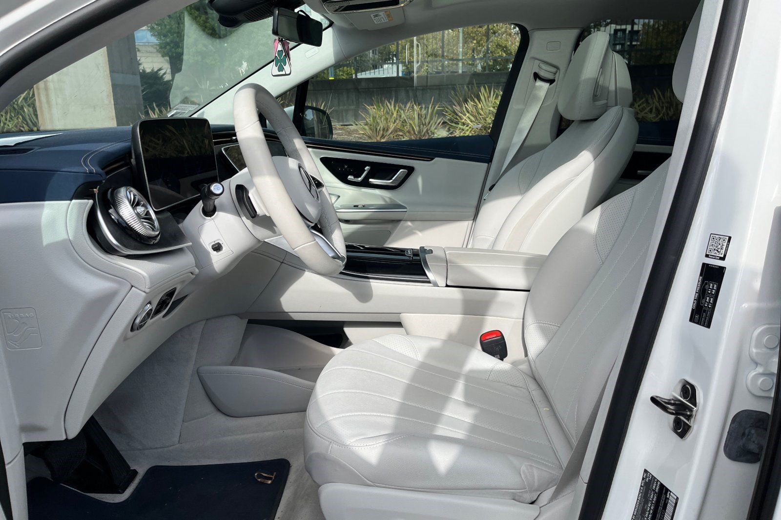 Used 2024 Mercedes-Benz EQE 350+ SUV image 3