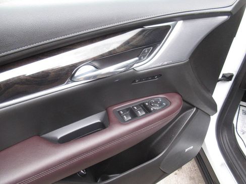 Used 2024 Cadillac XT6 Premium Luxury w/ Technology Package AWD/4WD image 21