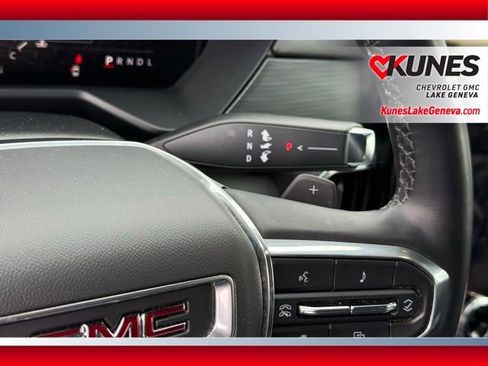 Used 2024 GMC Acadia Elevation image 25