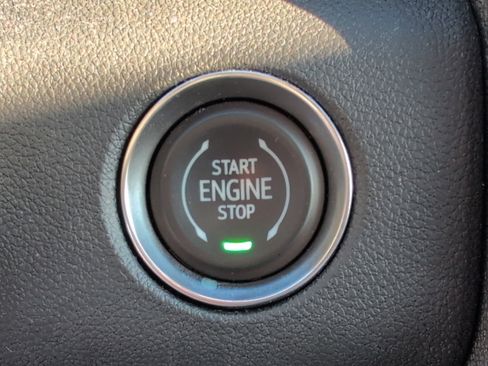 Used 2025 GMC Acadia Elevation image 17