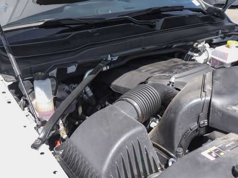 Used 2024 RAM 2500 Tradesman w/ Chrome Appearance Group image 12