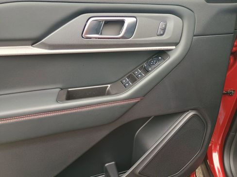 New 2026 Ford Explorer ST-Line w/ ST-Line Street Pack image 10