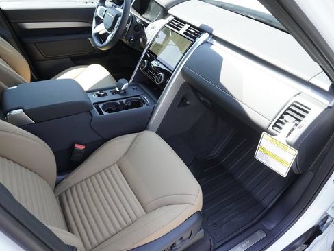 New 2026 Land Rover Discovery Dynamic SE AWD/4WD image 22