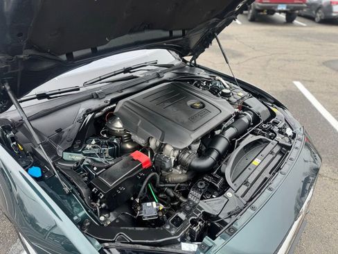 Used 2017 Jaguar XE Premium AWD/4WD image 19