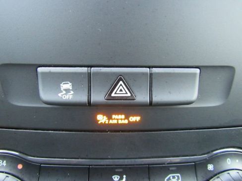 Used 2022 Mercedes-Benz Metris image 35