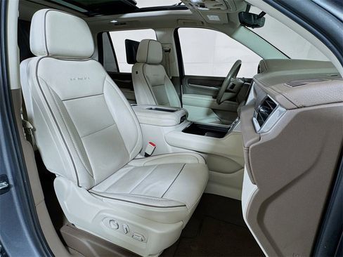 Used 2021 GMC Yukon Denali w/ Denali Premium Package image 30
