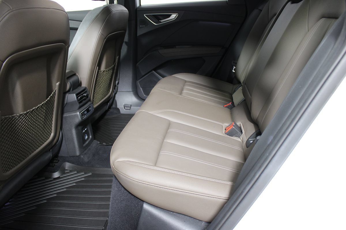 Used 2023 Audi Q4 e-tron Premium Plus w/ Premium Plus RWD image 31