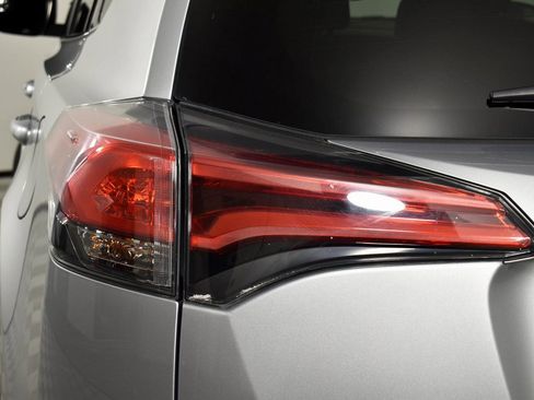 Used 2016 Toyota RAV4 LE image 20