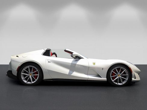 Used 2021 Ferrari 812 GTS RWD image 2