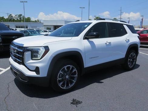 Used 2025 GMC Terrain Elevation w/ Elevation Premium Package FWD image 8