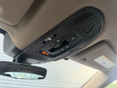 Certified 2025 Porsche Panamera 4 E-Hybrid AWD/4WD image 28