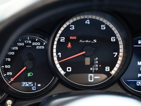 Used 2015 Porsche 911 Turbo S image 26