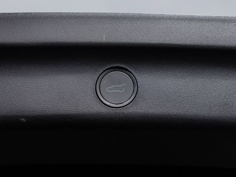 Used 2023 Tesla Model Y Long Range image 21