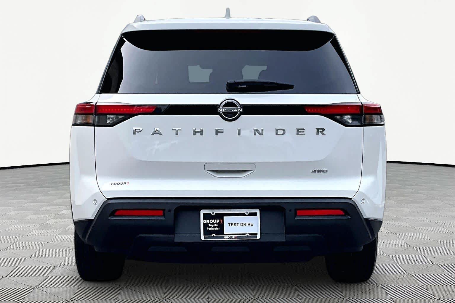 Used 2025 Nissan Pathfinder SV AWD/4WD image 5