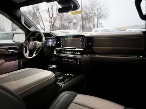 Certified 2025 Chevrolet Silverado 1500 ZR2 w/ Technology Package image 37