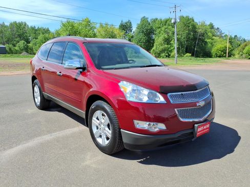 Used 2011 Chevrolet Traverse LT w/ Personal Connectivity Package FWD image 8
